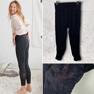 Aerie Chill Play Move Ankle Cut Out Detail Leggings Size Small Black High Rise S
